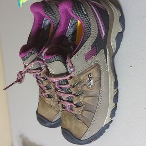 Keen hiking shoes